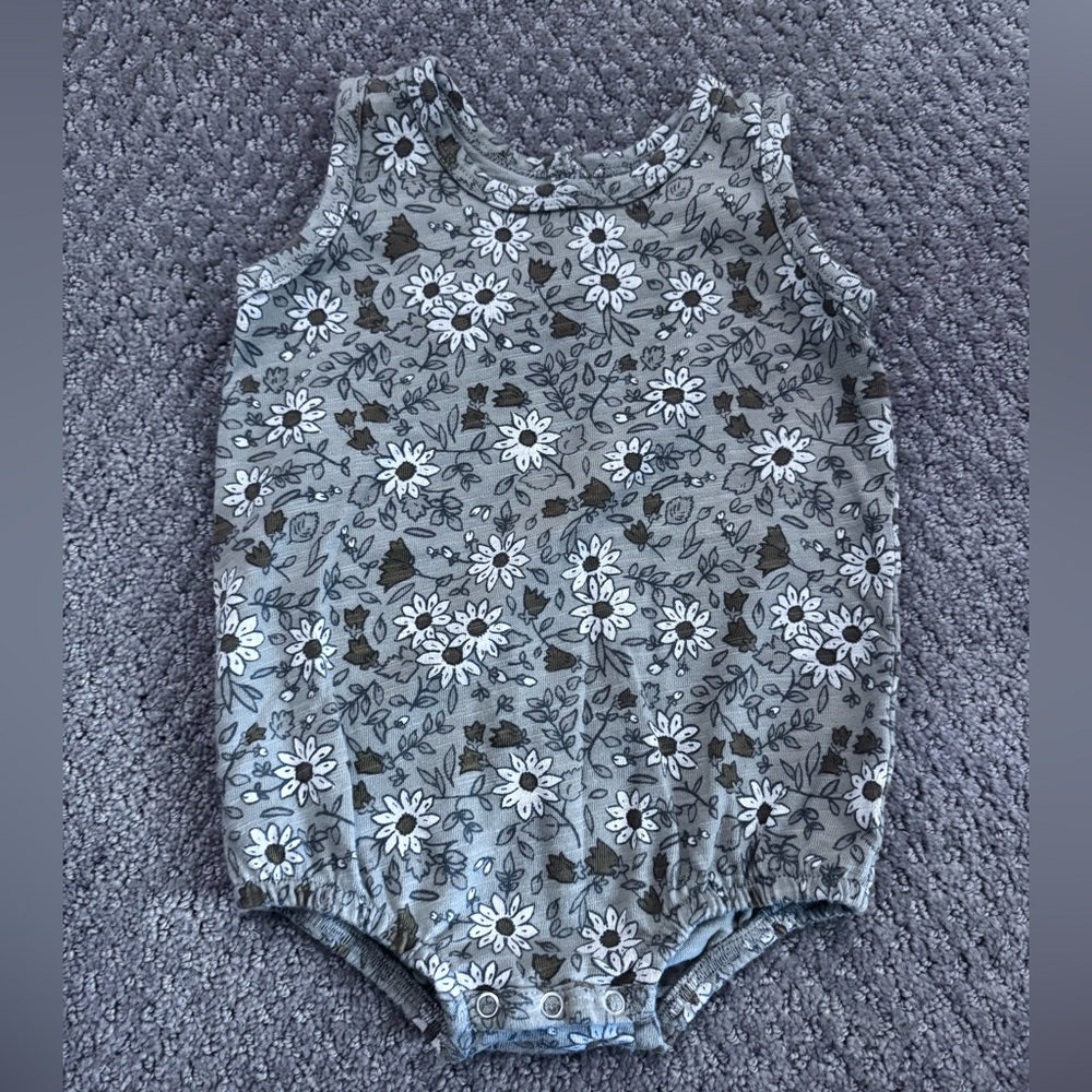 Rylee + Cru Green, White & Brown Floral Bubble Romper. 3-6 Months. Like New!